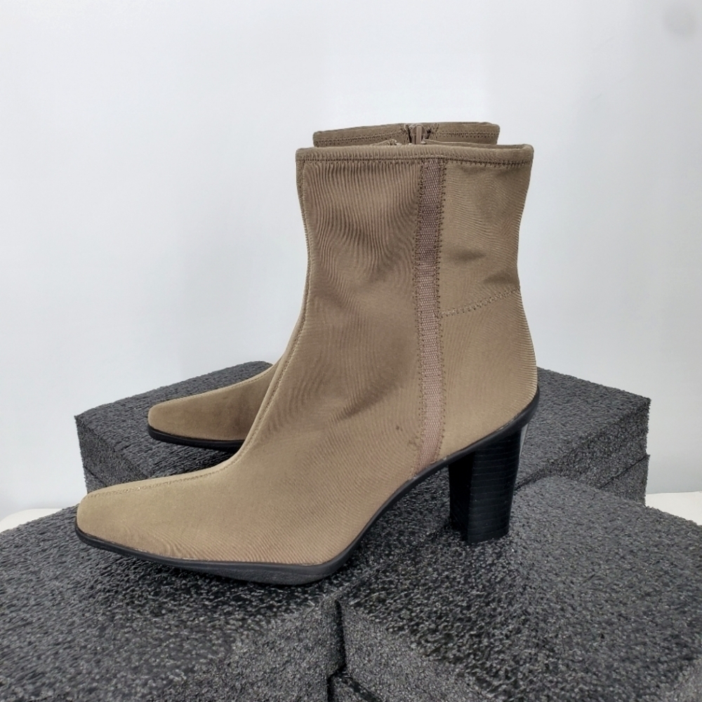 Apostrophe Womens Naomi Ankle Boot Heels Size 7M Beige Fabric Pointed Toe Shoes
